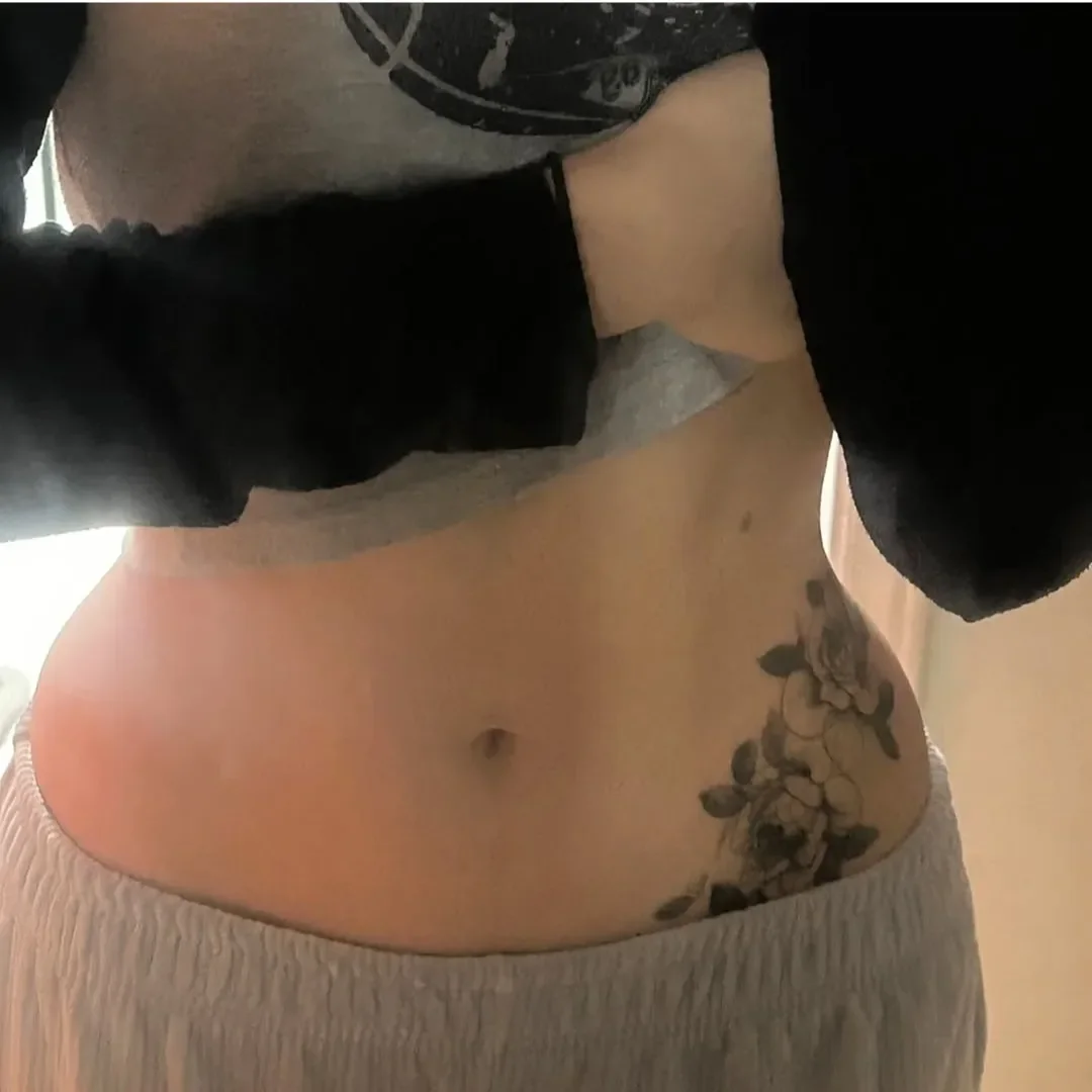 장미타투, 꽃타투, 여자타투, 타투추천, 골반타투, 옆구리타투, 타투이벤트, 타투후기, 서울타투, 홍대타투, 신촌타투