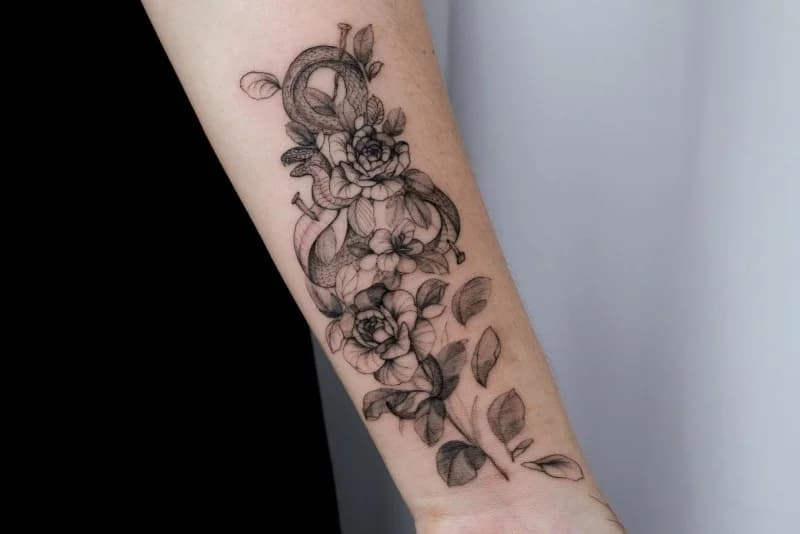 꽃타투, 뱀타투, 장미타투, 팔타투, 홍대타투, 서울타투, flowertattoo, seoultattoo, hongdaetattoo, koreatattoo, armtattoo, rosetattoo