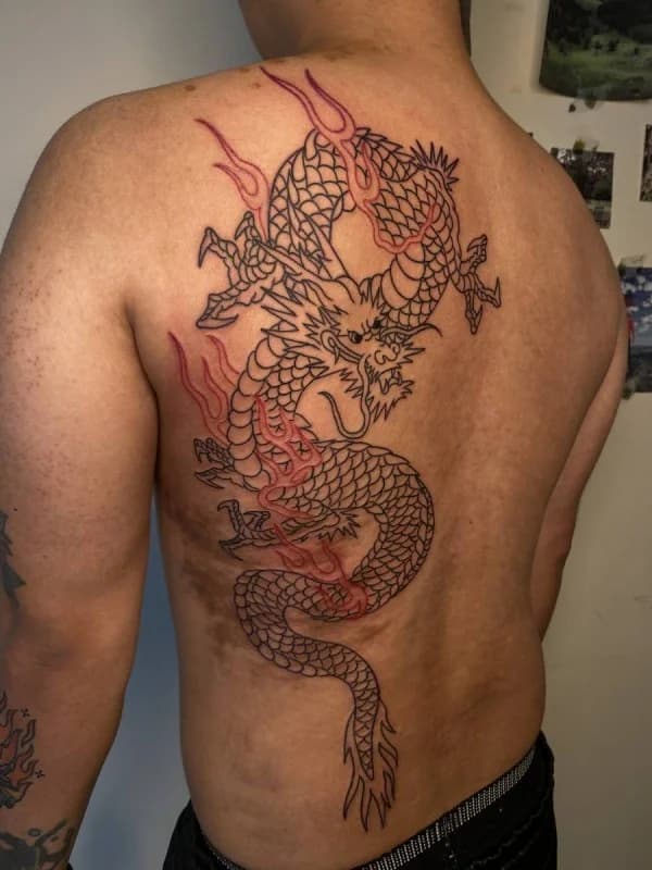 남자 등 용타투