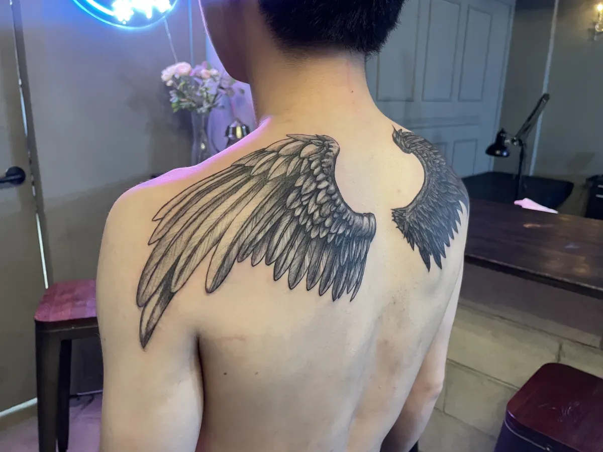 등 날개 타투 천사와 악마의 대비가 돋보이는 타투 후기(ft. 강북구, 도봉구, 노원구 문신 유명한 곳)
