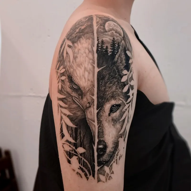 늑대 독수리 어깨 타투