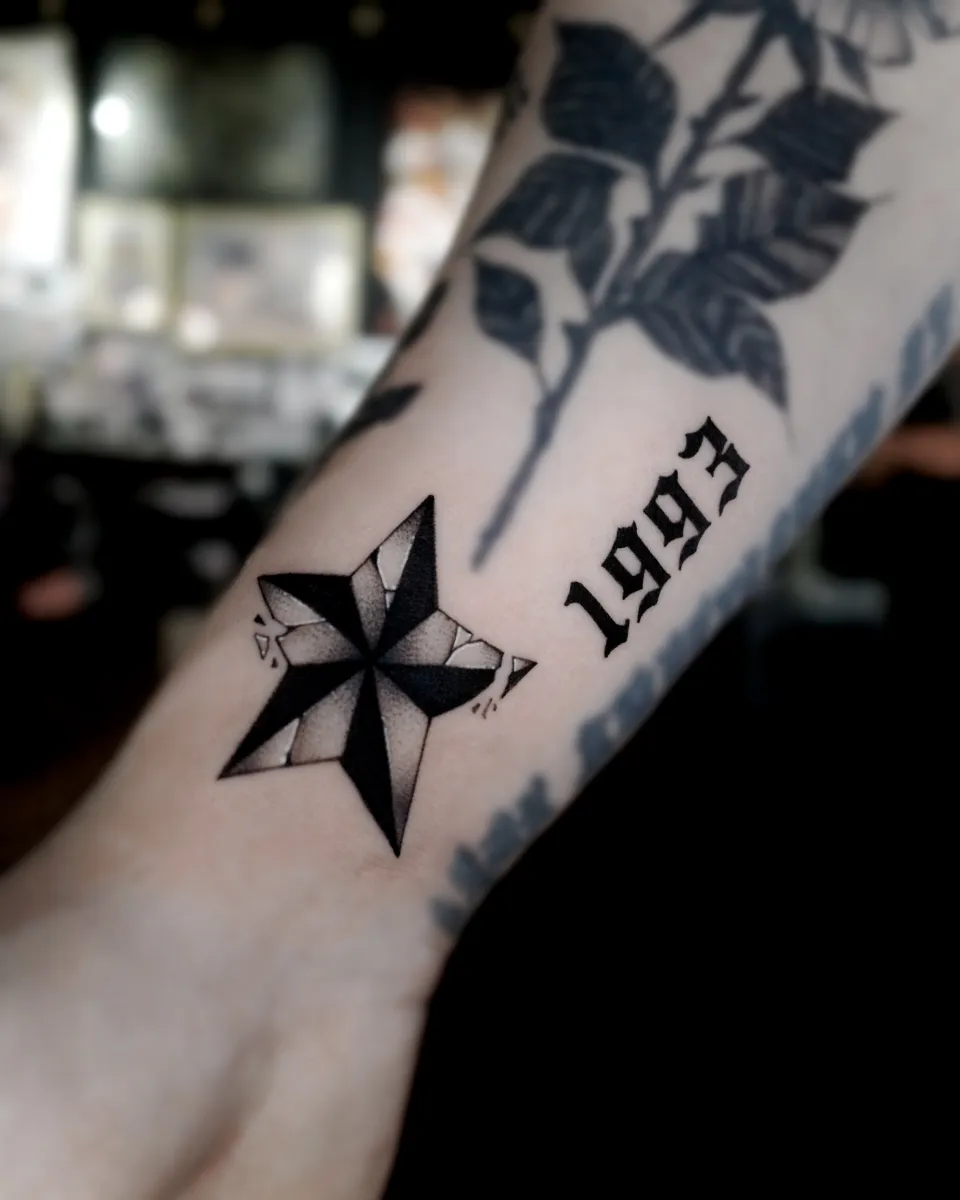 별 블랙워크 숫자 레터링 타투 - 1