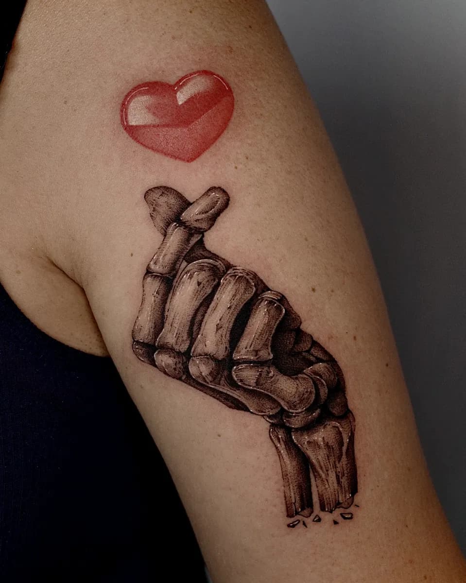 해골 손 뼈 하트 블랙워크 타투 - 1