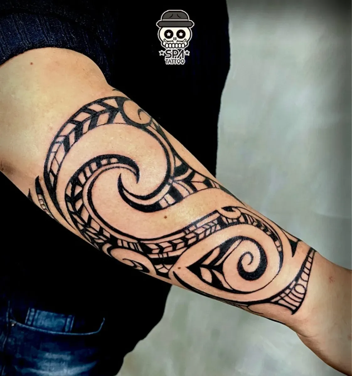 아래팔 폴리네시안 밴드 타투 - 1
