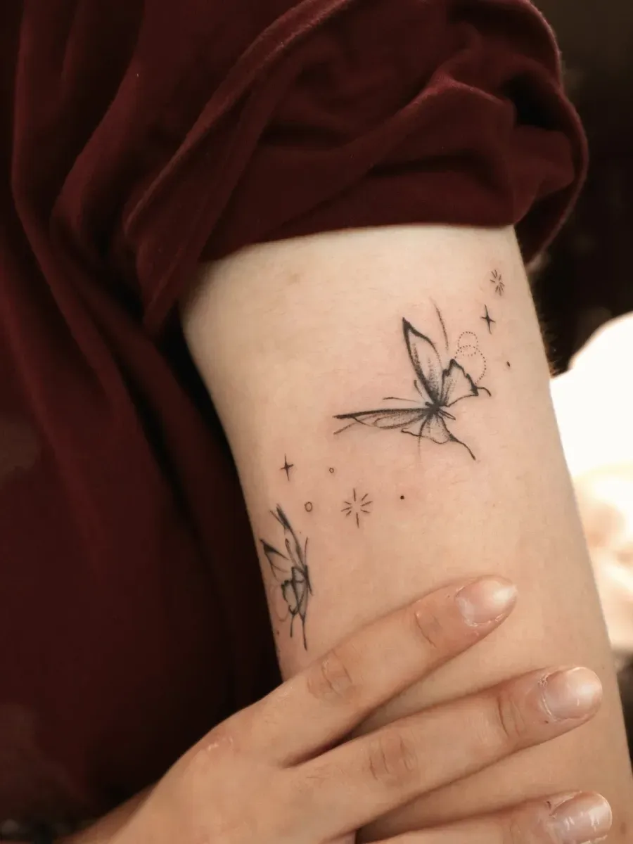 진짜 예쁜 나비 빛 타투🦋✨ 후회없는 타투🤍 꽃, 탄생화, 미니, 레터링, 감성 - 1