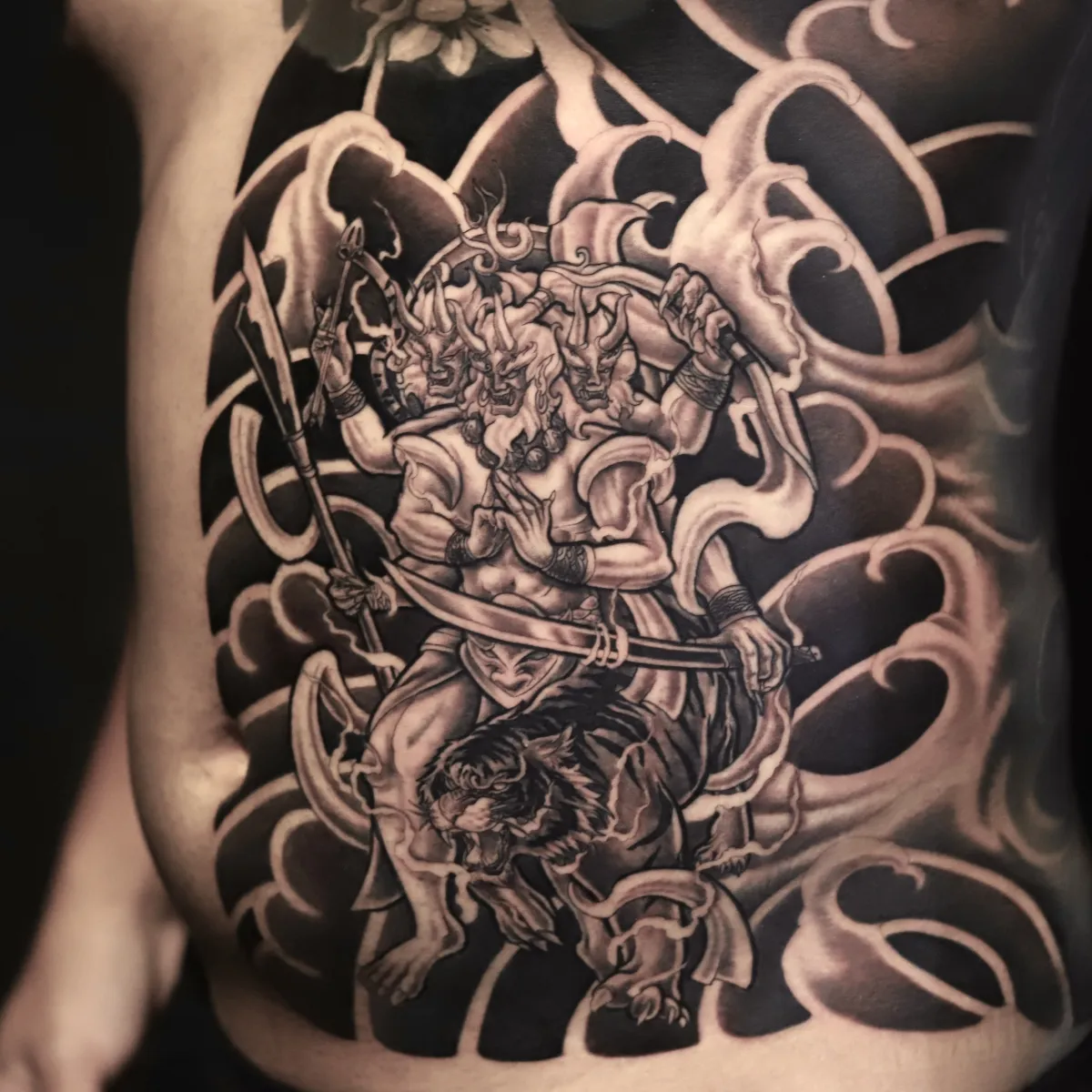 ์์๋ผ ๋ฌด๋ค์๋ฆฌ