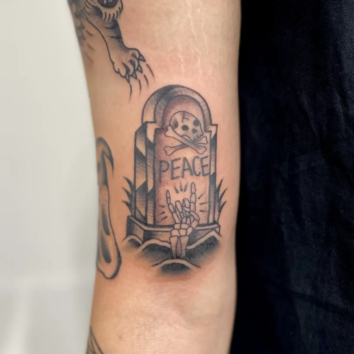 평화 묘지 비석