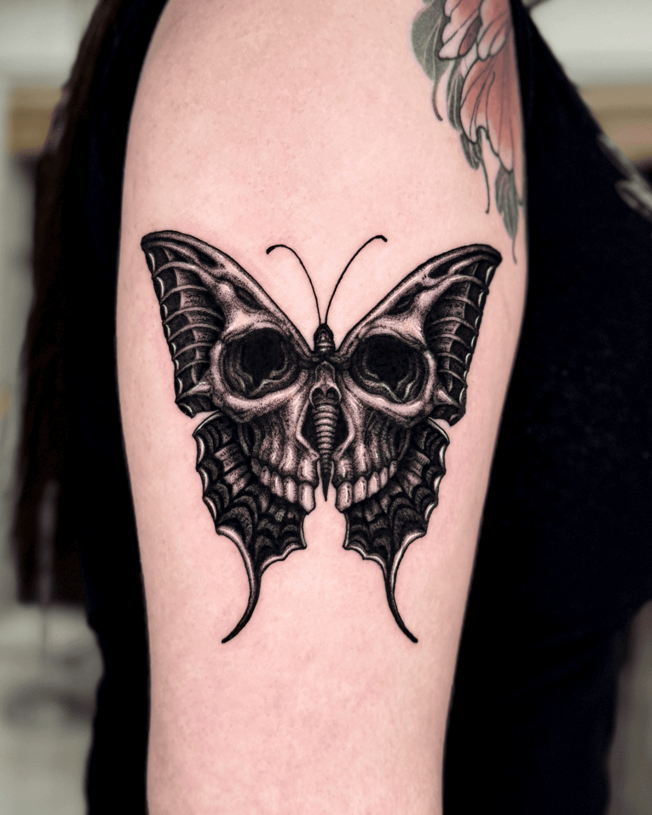 블랙워크 타투 모델 구합니다.