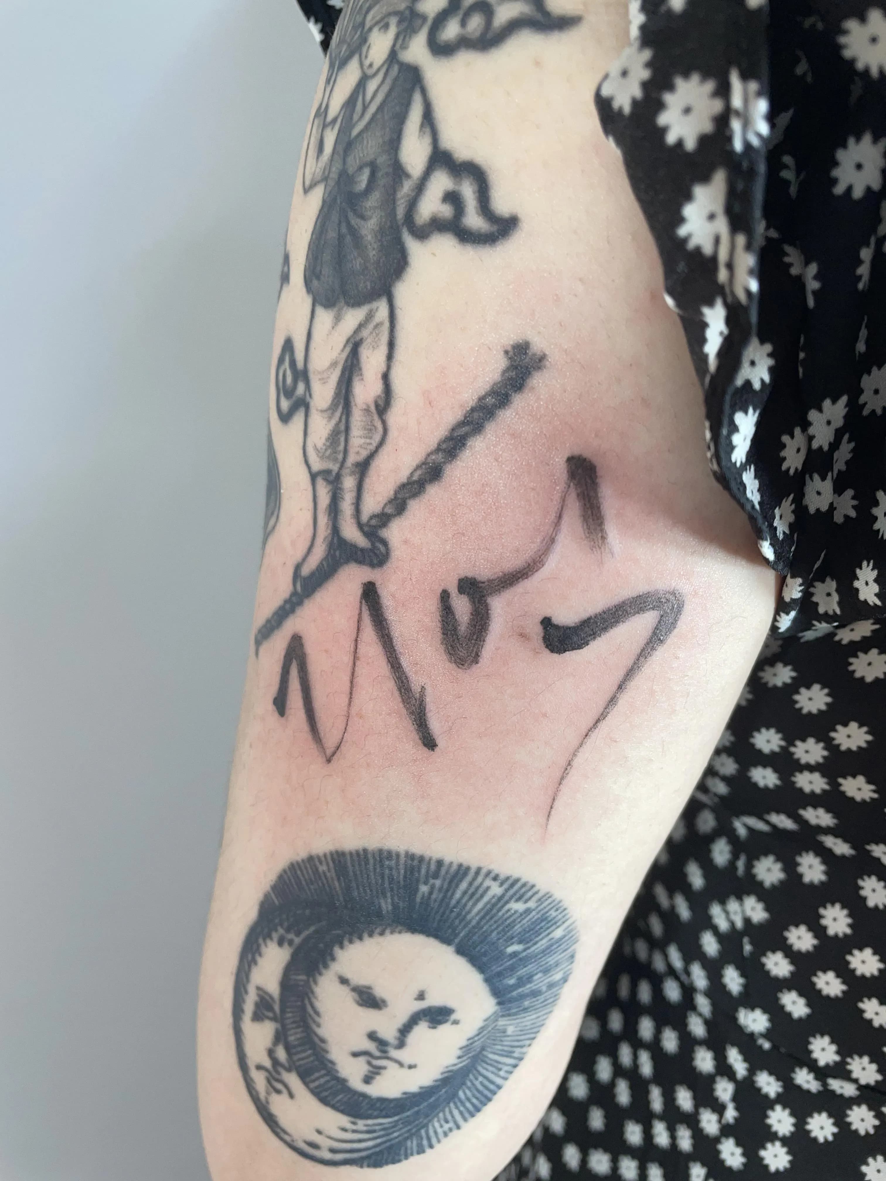 ๋ธ๋ฌ์ฌ ์ง๊ฐ ๋ ํฐ๋ง - 1