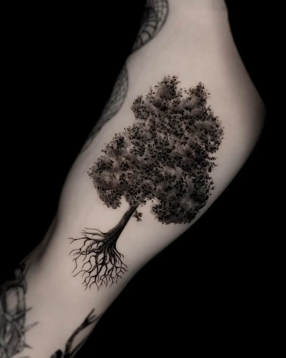 나무 블랙워크 타투