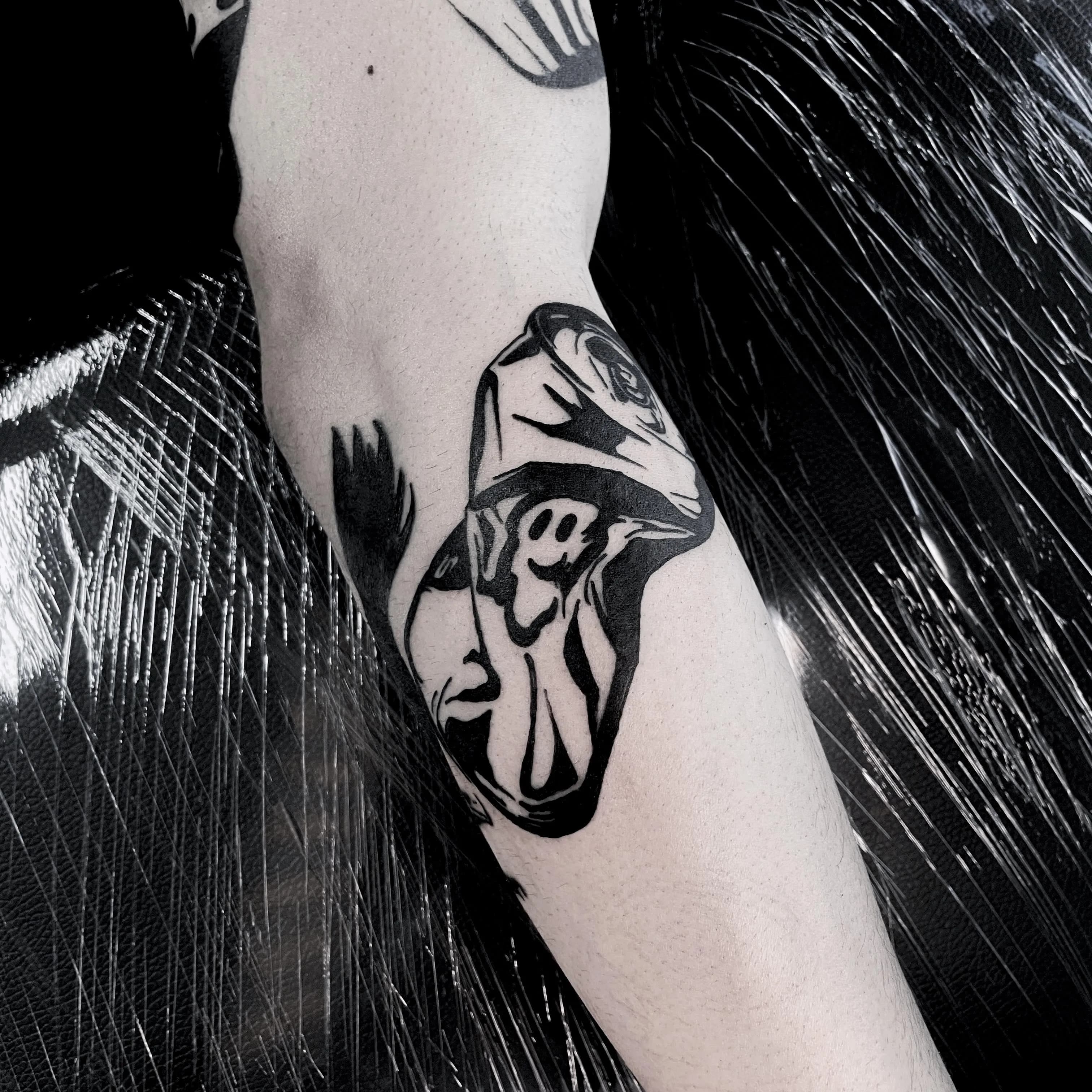 ๋ธ๋์ํฌ ์ค๋ง์ผ์บ