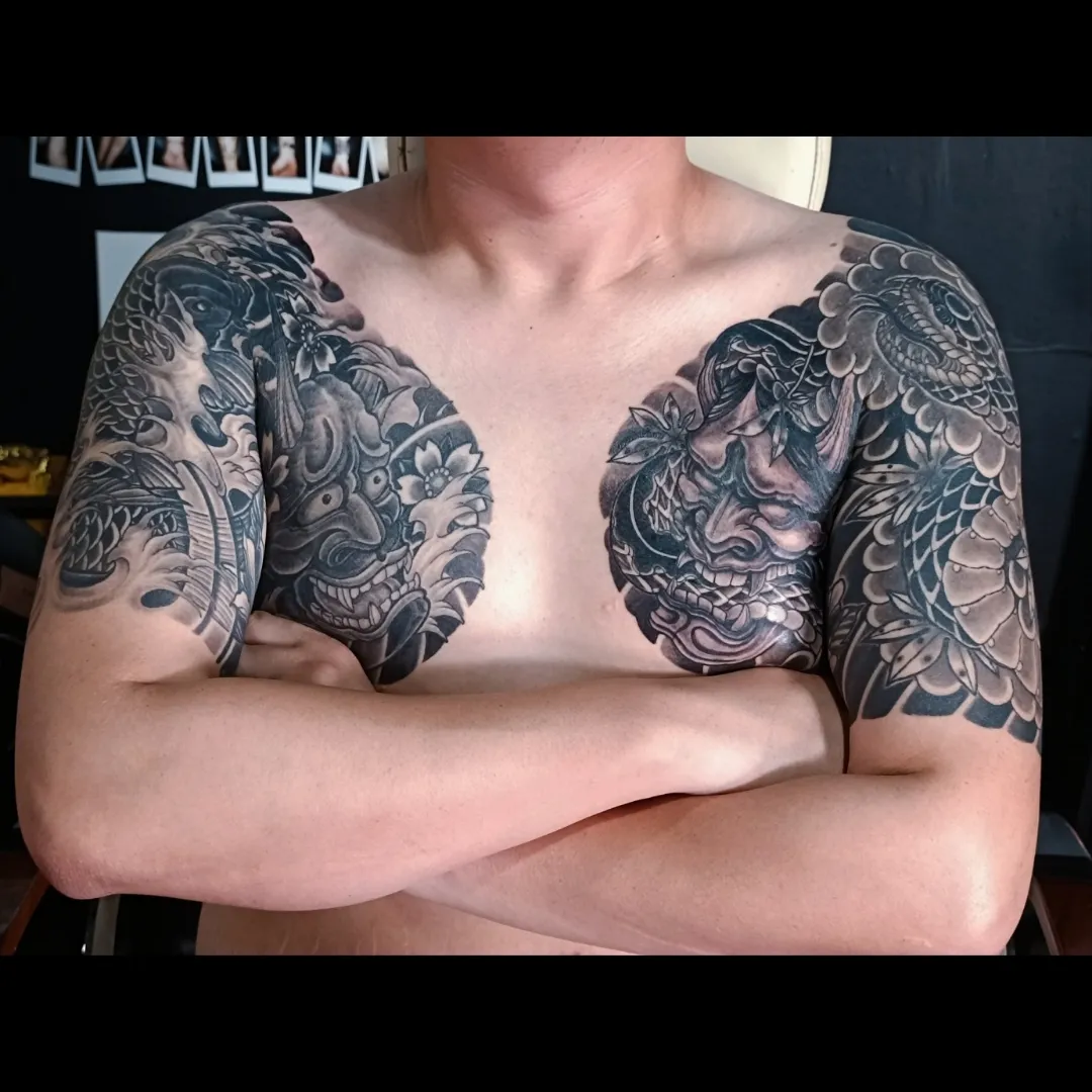 한야 양쪽 가슴반팔