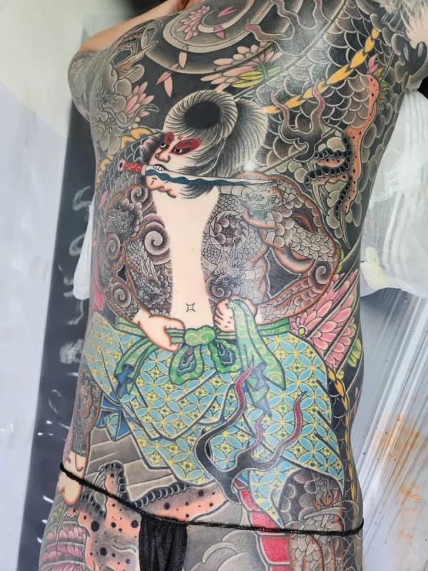 구문룡등판, 대구등판이레즈미, 대구등벅지타투, 등허벅지이레즈미, 대구등반바지이레즈미, 대구타투유애, 대구이레즈미, 대구타투, yuye