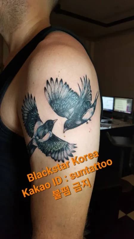 어깨 까치 타투 - 1