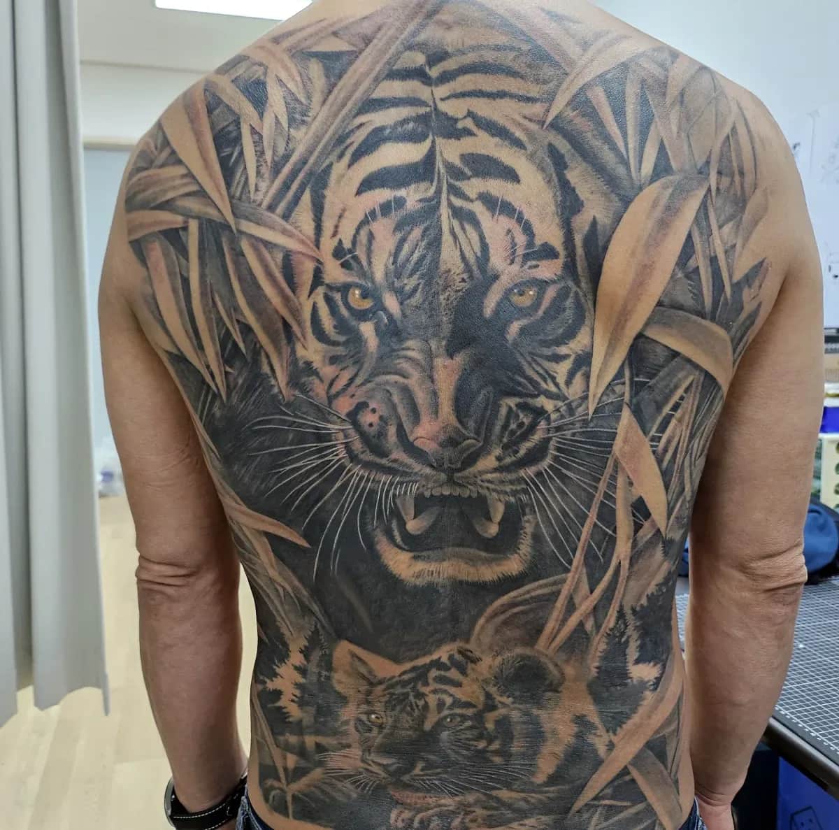 호랑이타투 블랙앤그레이타투 맹수타투 인천타투 부천타투 부평타투 김포타투 최상의 퀄리티로 작업해드립니다