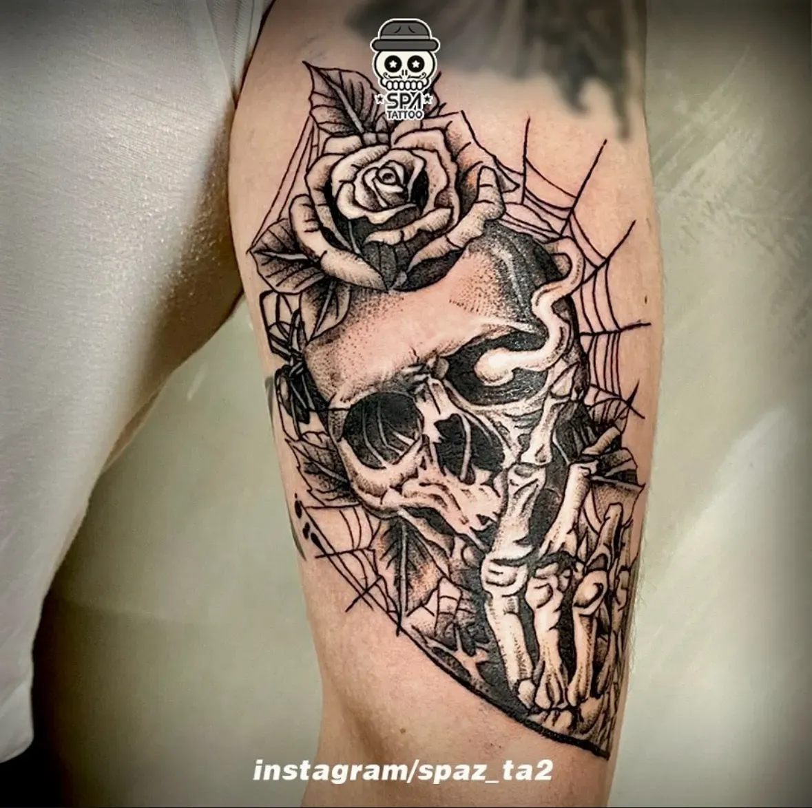 해골 거미줄 타투 - 1