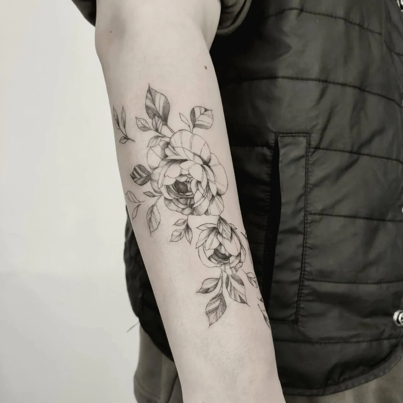 장미타투, 팔타투, 꽃타투, 홍대타투, 여자타투