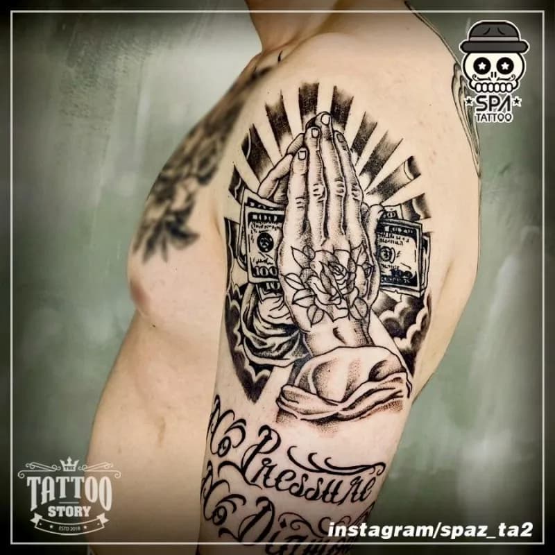 치카노 기도하는손 타투 - 1