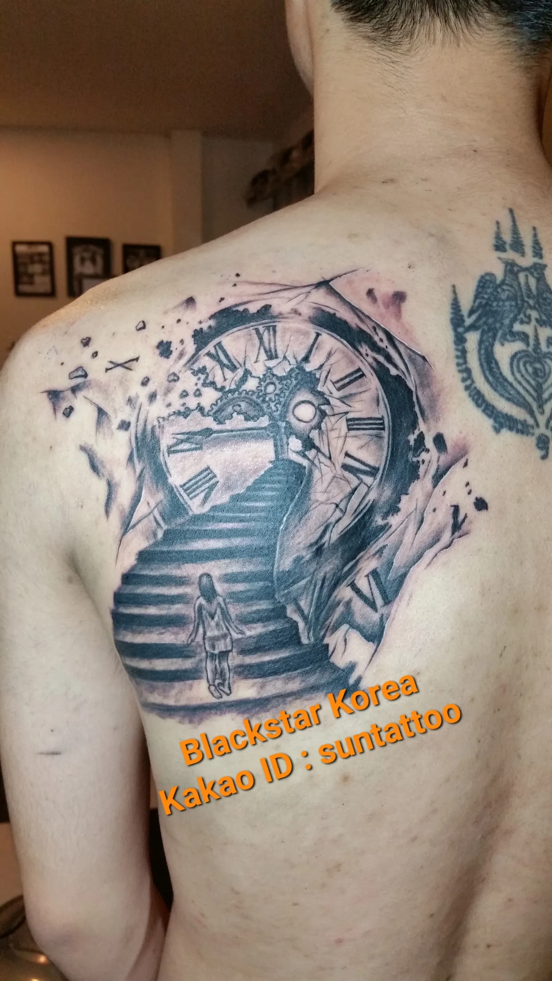 ๋ฑํ ๋ธ๋์ค ๊ทธ๋ ์ด ์๊ณ ํํฌ - 1