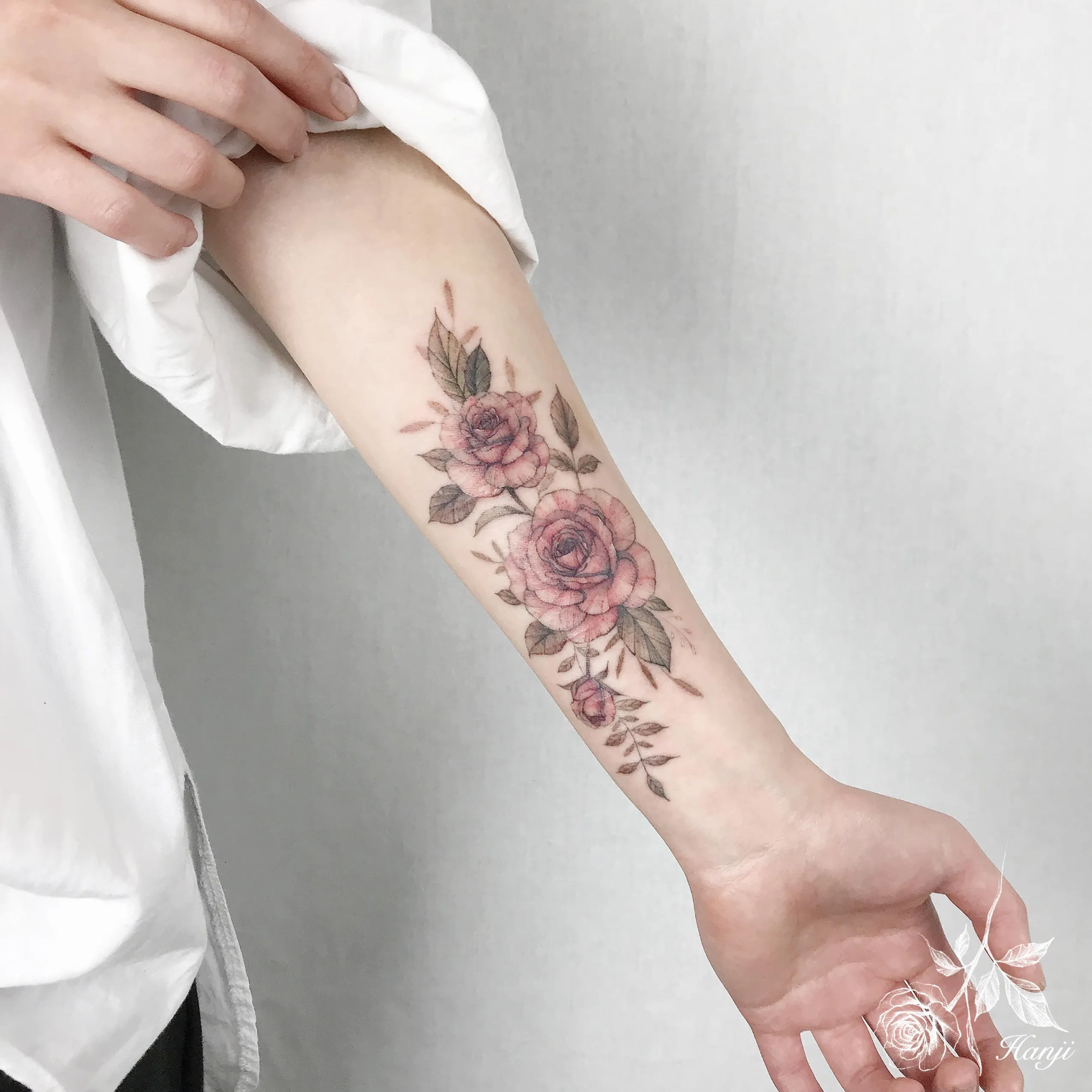 흉터 위로 피어난 꽃