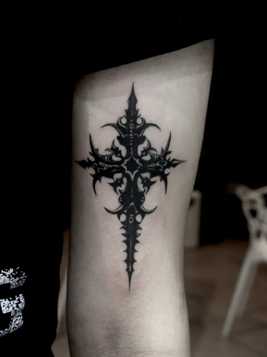 십자가 블랙워크 타투 - 1