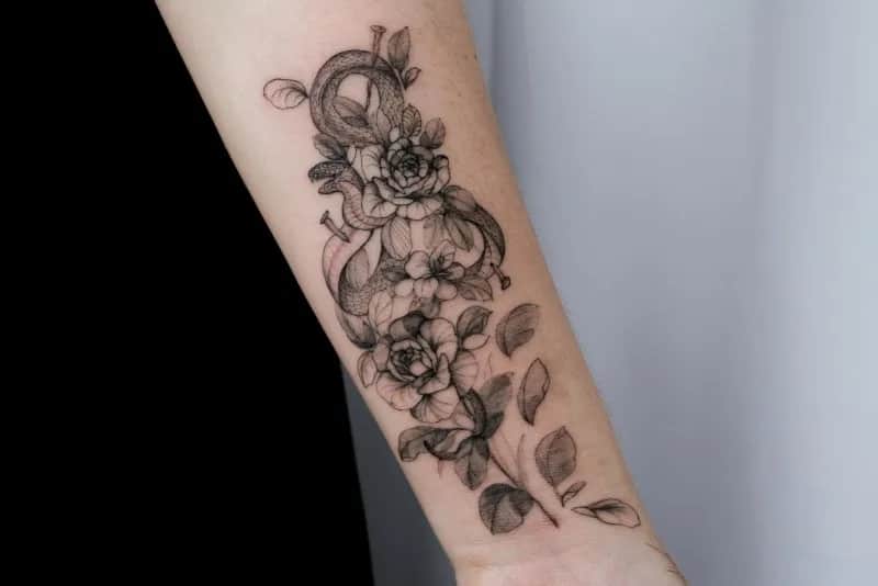 꽃타투, 뱀타투, 장미타투, 팔타투, 홍대타투, 서울타투, flowertattoo, seoultattoo, hongdaetattoo, koreatattoo, armtattoo, rosetattoo
