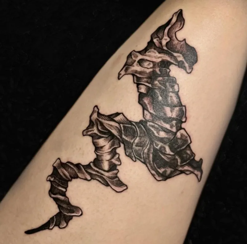 허벅지 뿔 블랙워크 커버업