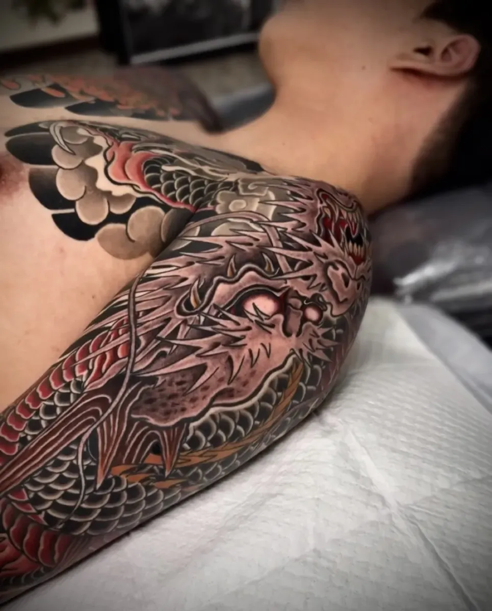 용 가슴긴팔 - 1