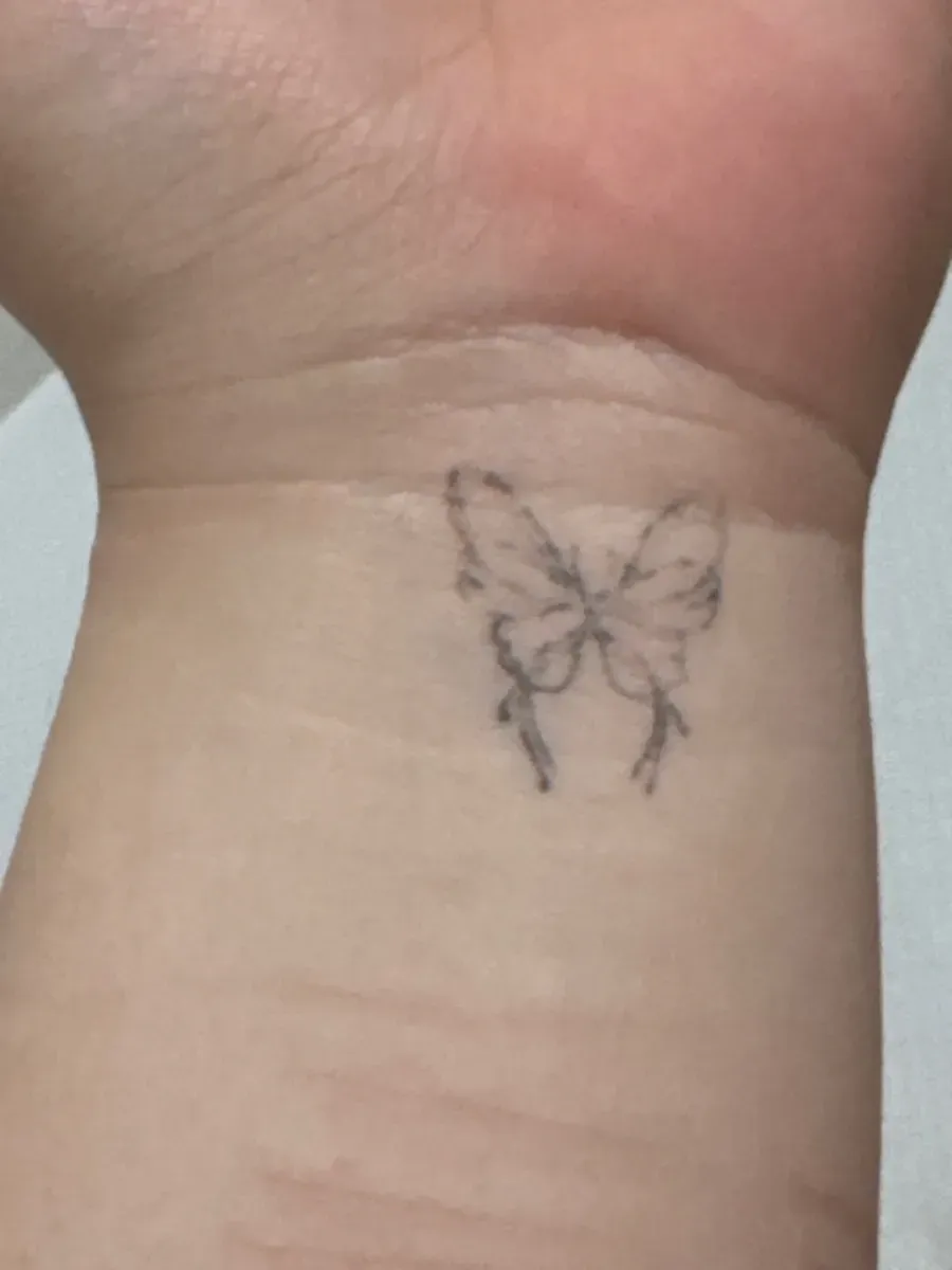 나비 꽃 블랙앤그레이 타투 - 1