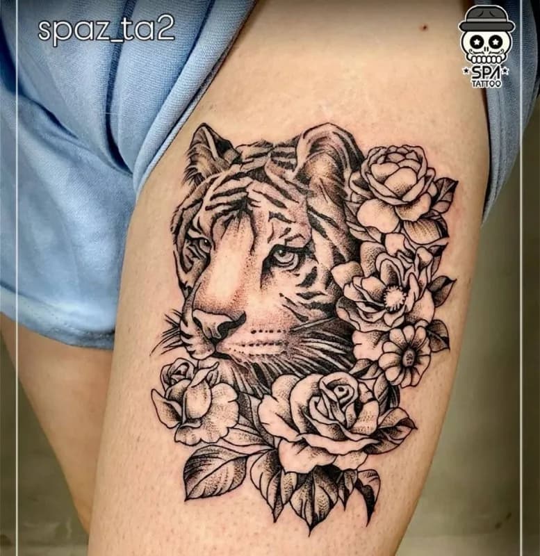허벅지 호랑이 꽃 타투 - 1