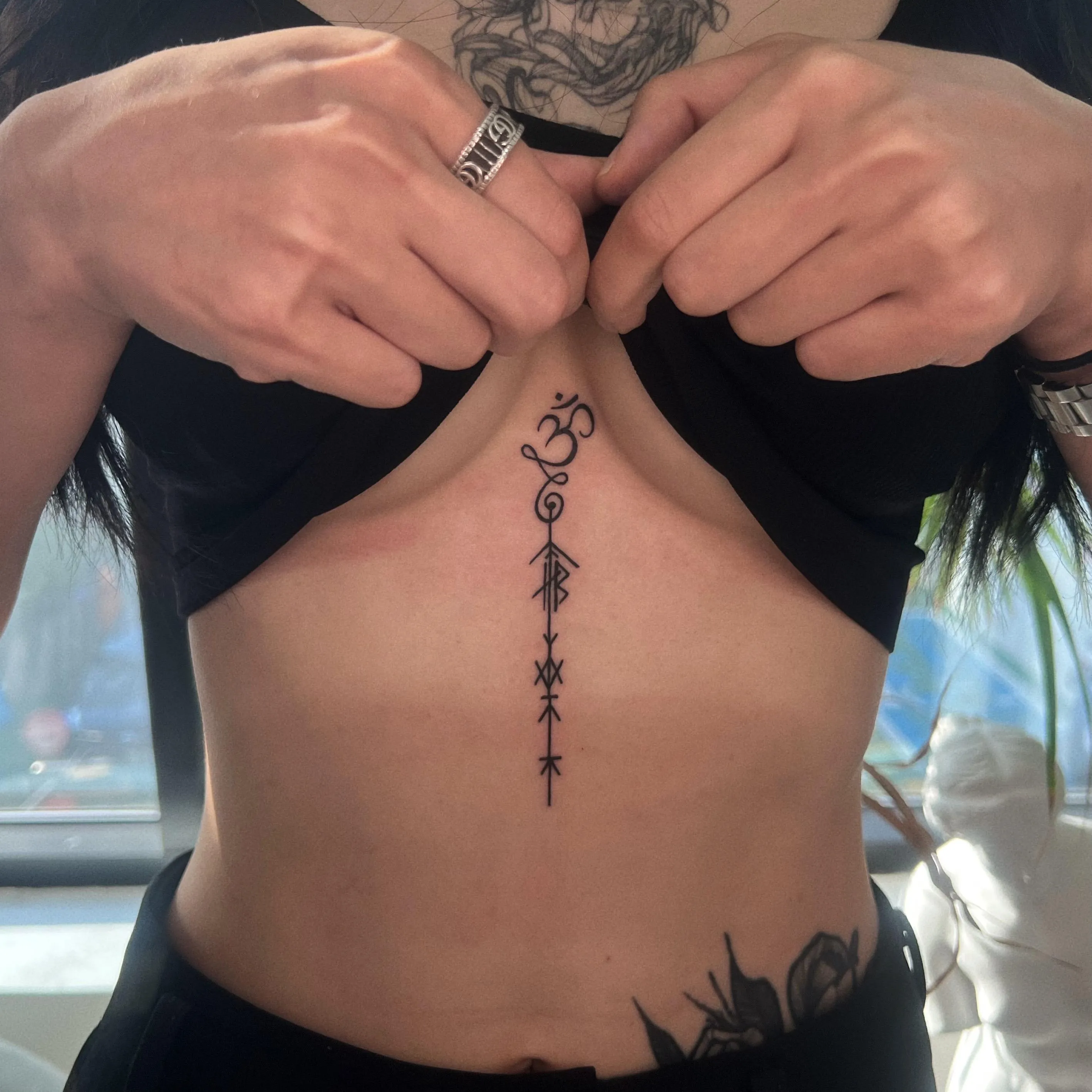 창원 타투 가슴 문양타투 ( 창원 지역도 예약 가능 )