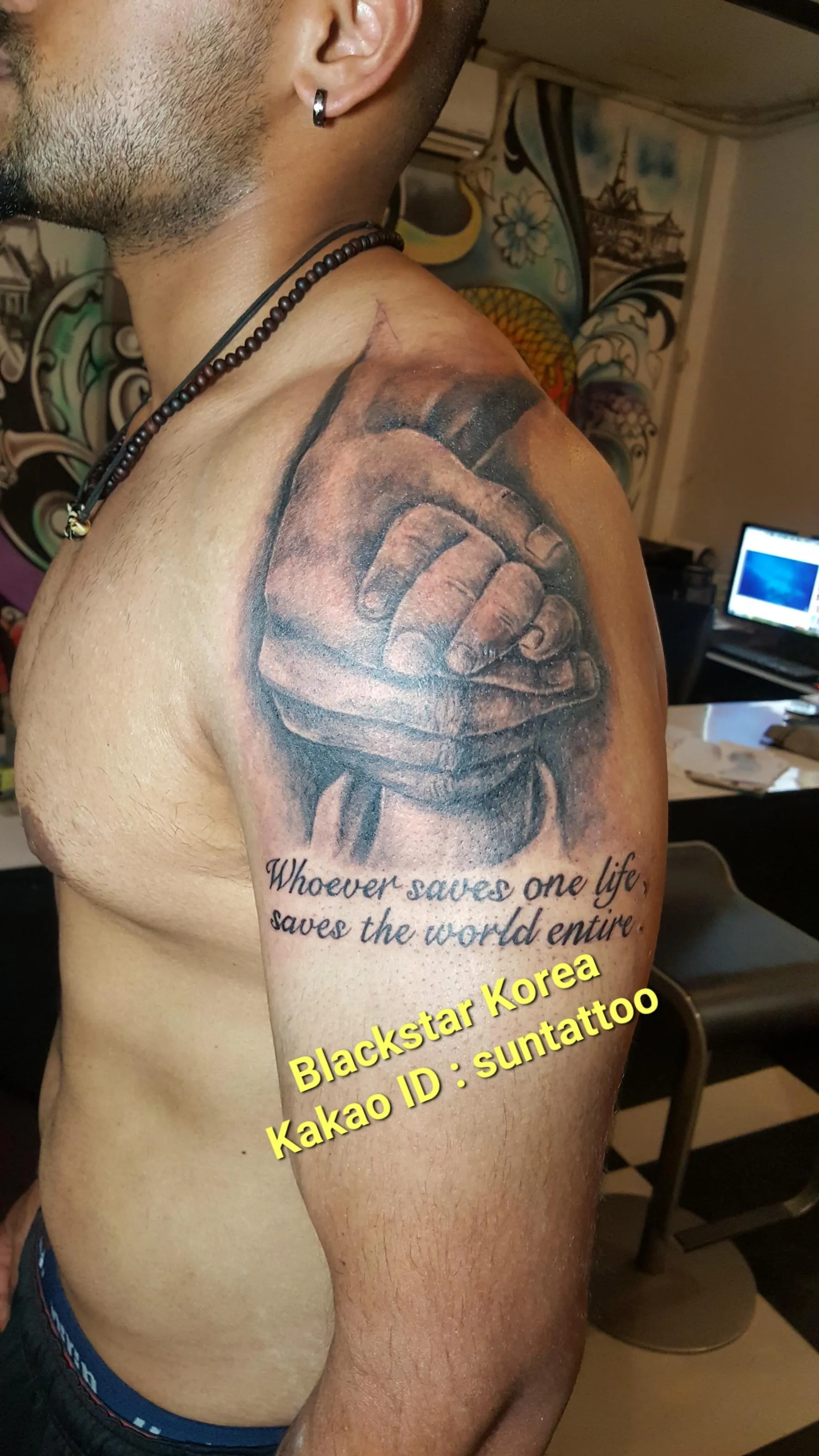 ์ด๊นจ ๋ธ๋์ค ๊ทธ๋ ์ด ์ ํํฌ - 1