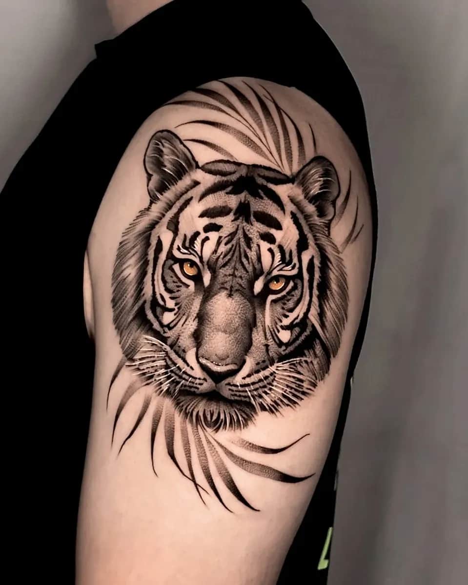 호랑이 어깨 블랙워크 타투