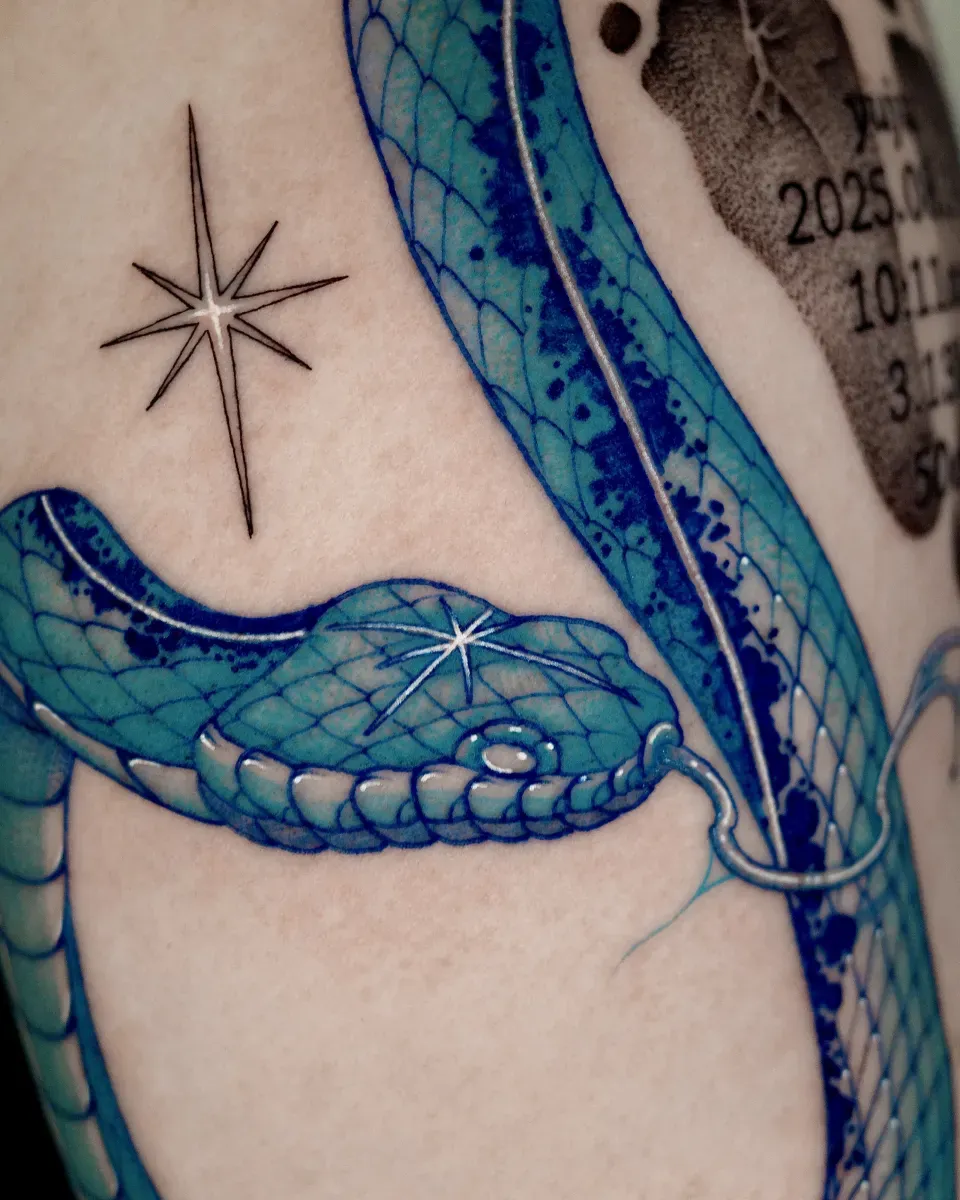 별자리 발도장 뱀 가족타투 뉴스쿨 블랙워크타투