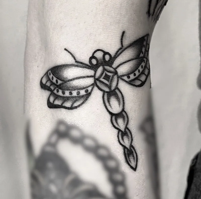 블랙스쿨 올드스쿨 잠자리타투