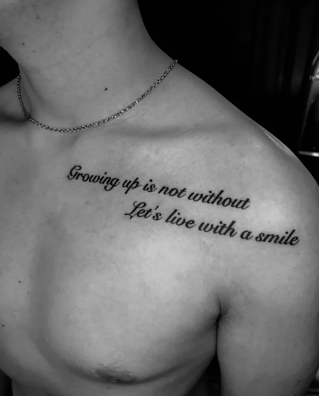 가슴두줄인기타투