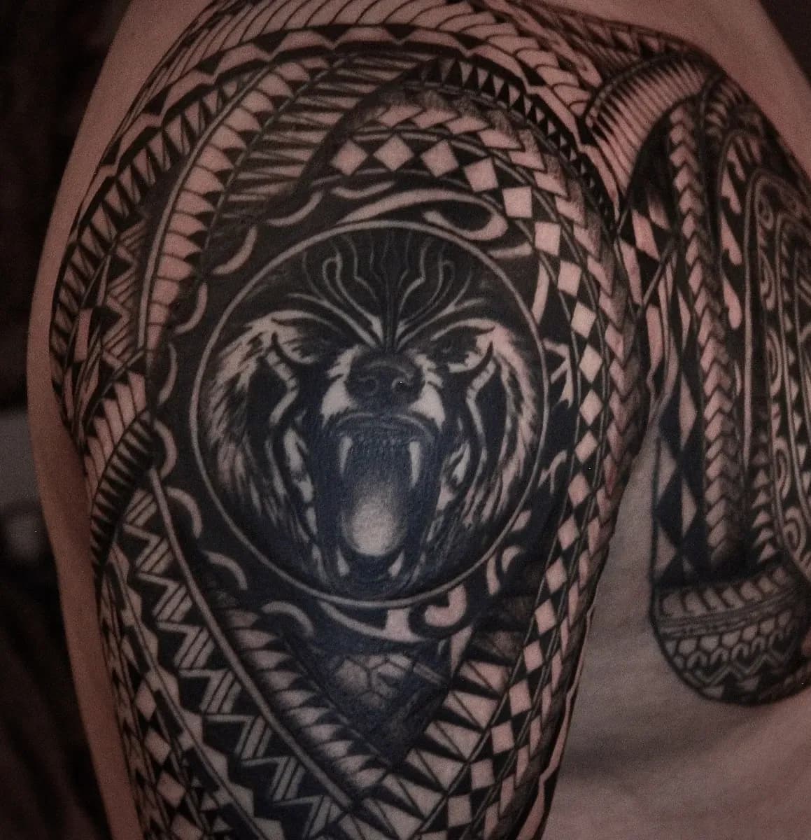 ํด๋ฆฌ์์์ ๊ธฐ์ํํฌ ์ฐฝ์ ๋ง์ฐ ์งํด