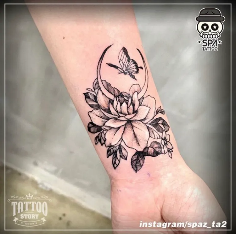 손목 흉터 커버 꽃 과 나비 타투 - 1
