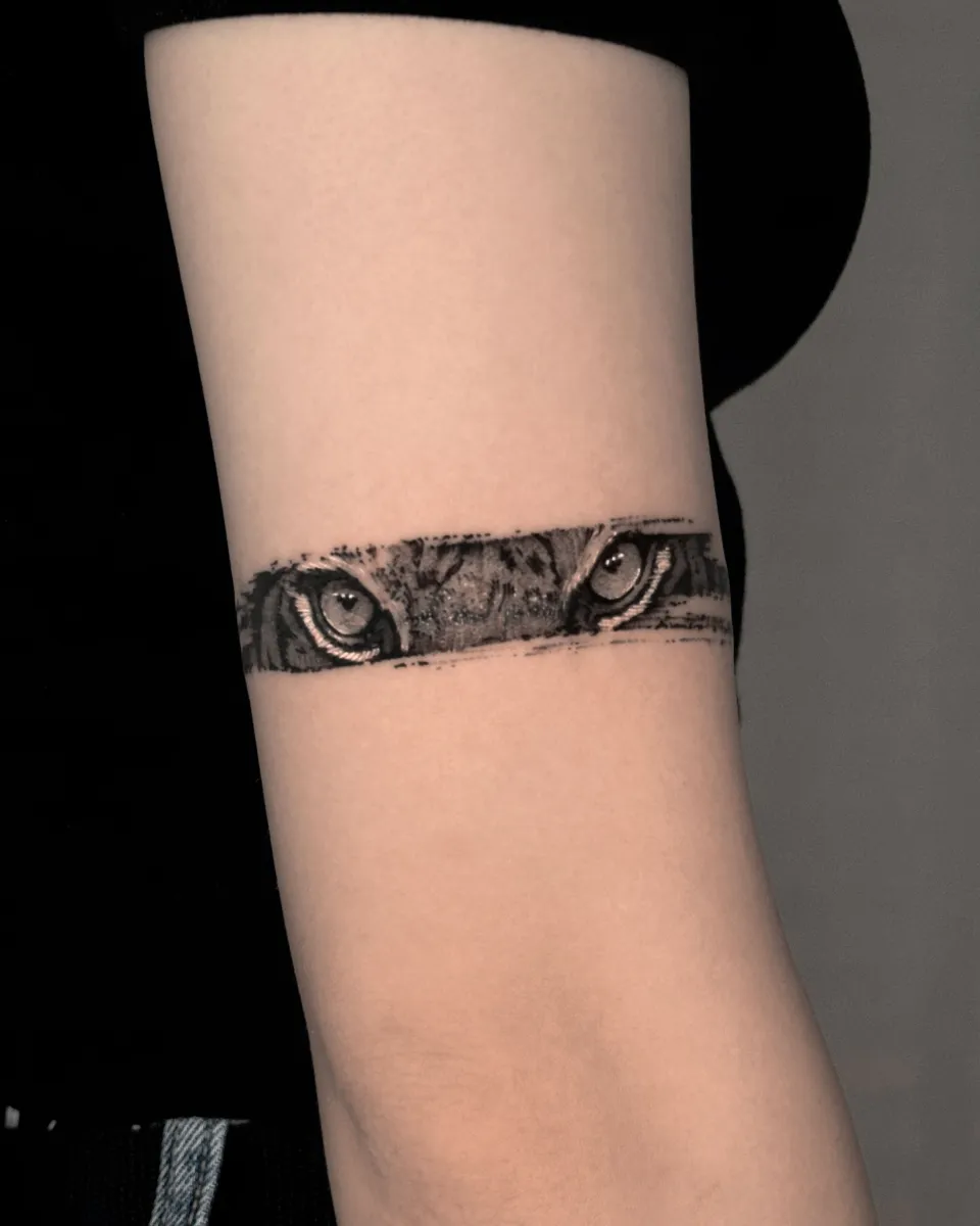 호랑이 눈 브러쉬 붓터치 물감 커버업 타투 - 1