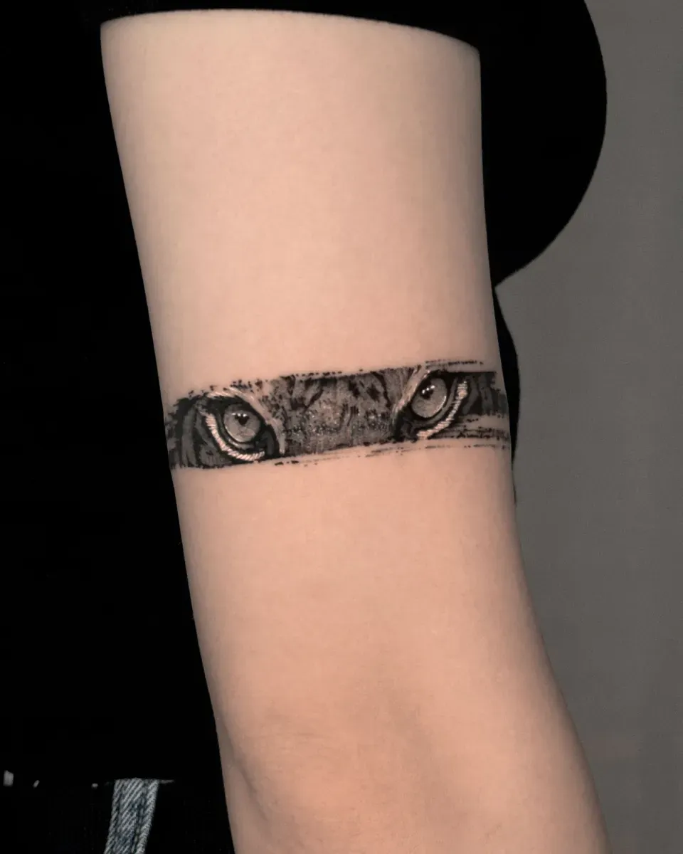 호랑이 눈 브러쉬 붓터치 물감 커버업 타투 - 1