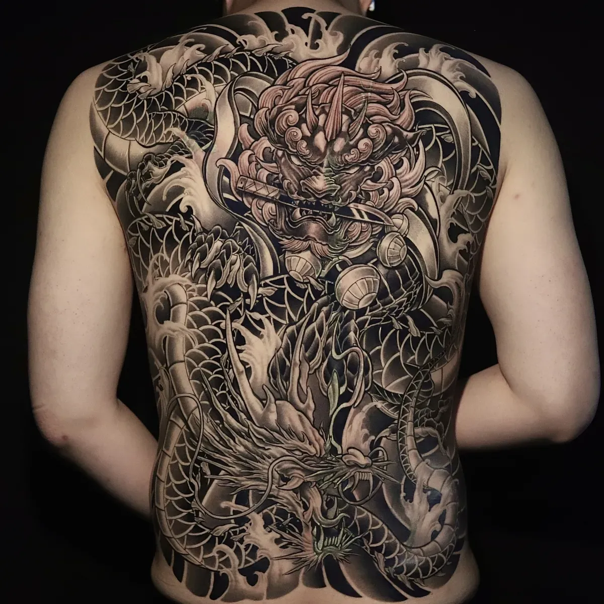 해태 용 커버업 등판