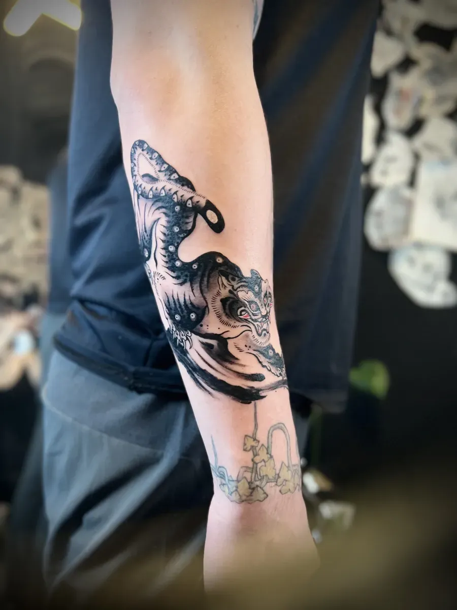 묘당타투 검은 호랑이 ⚡ - 1