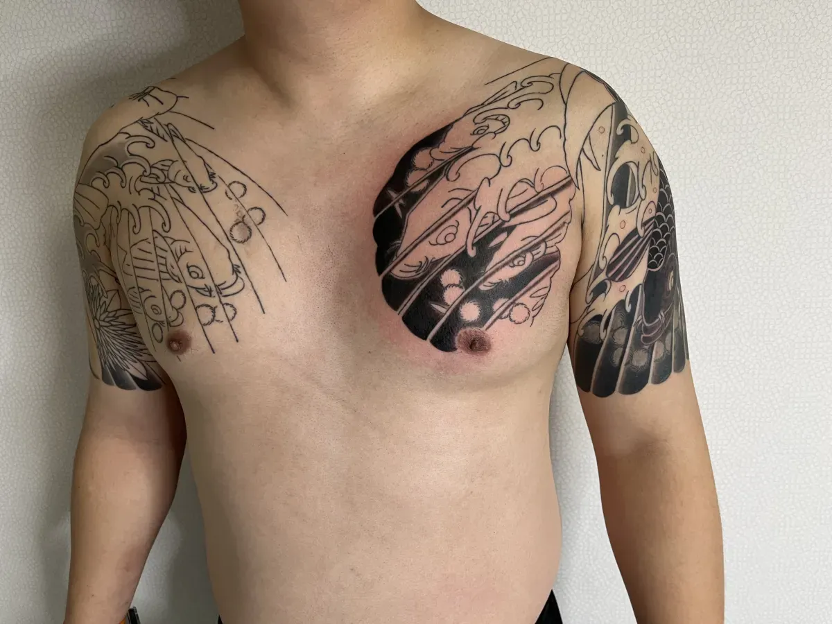 가슴반팔 작업중