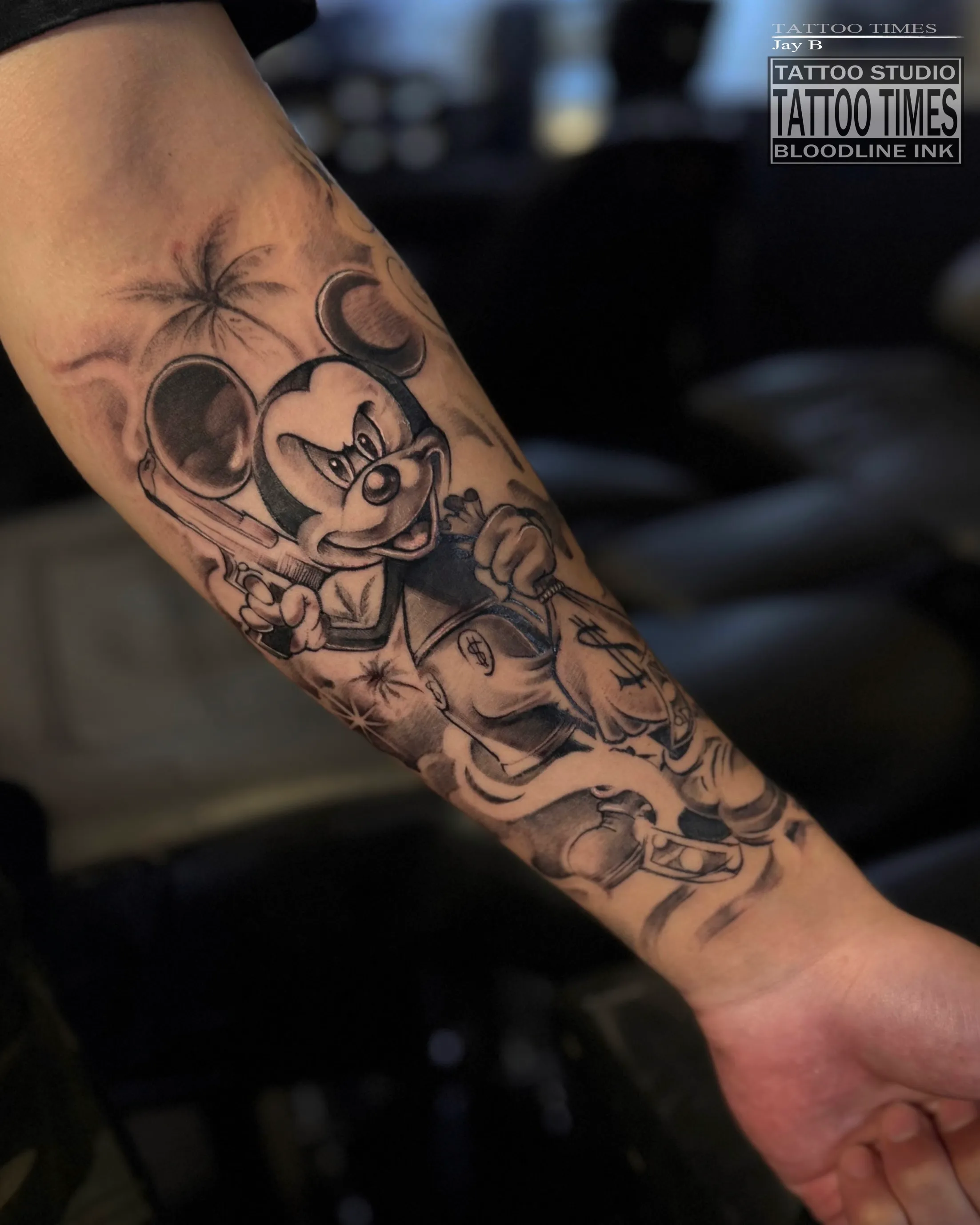 ๋ฏธํค๋ง์ฐ์ค